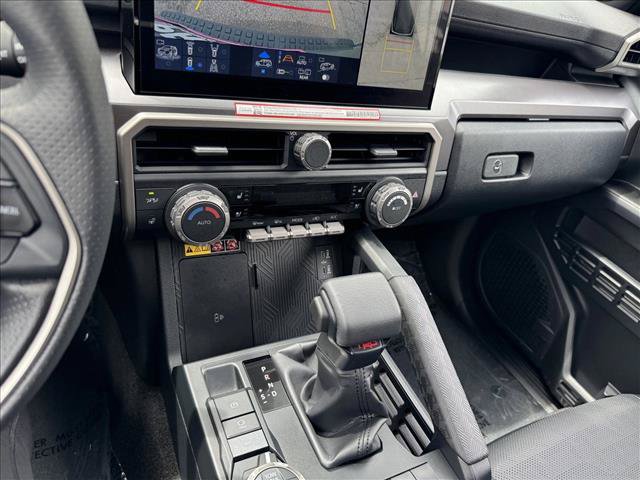 Certified 2025 Toyota 4Runner TRD Off-Road Premium AWD/4WD image 15