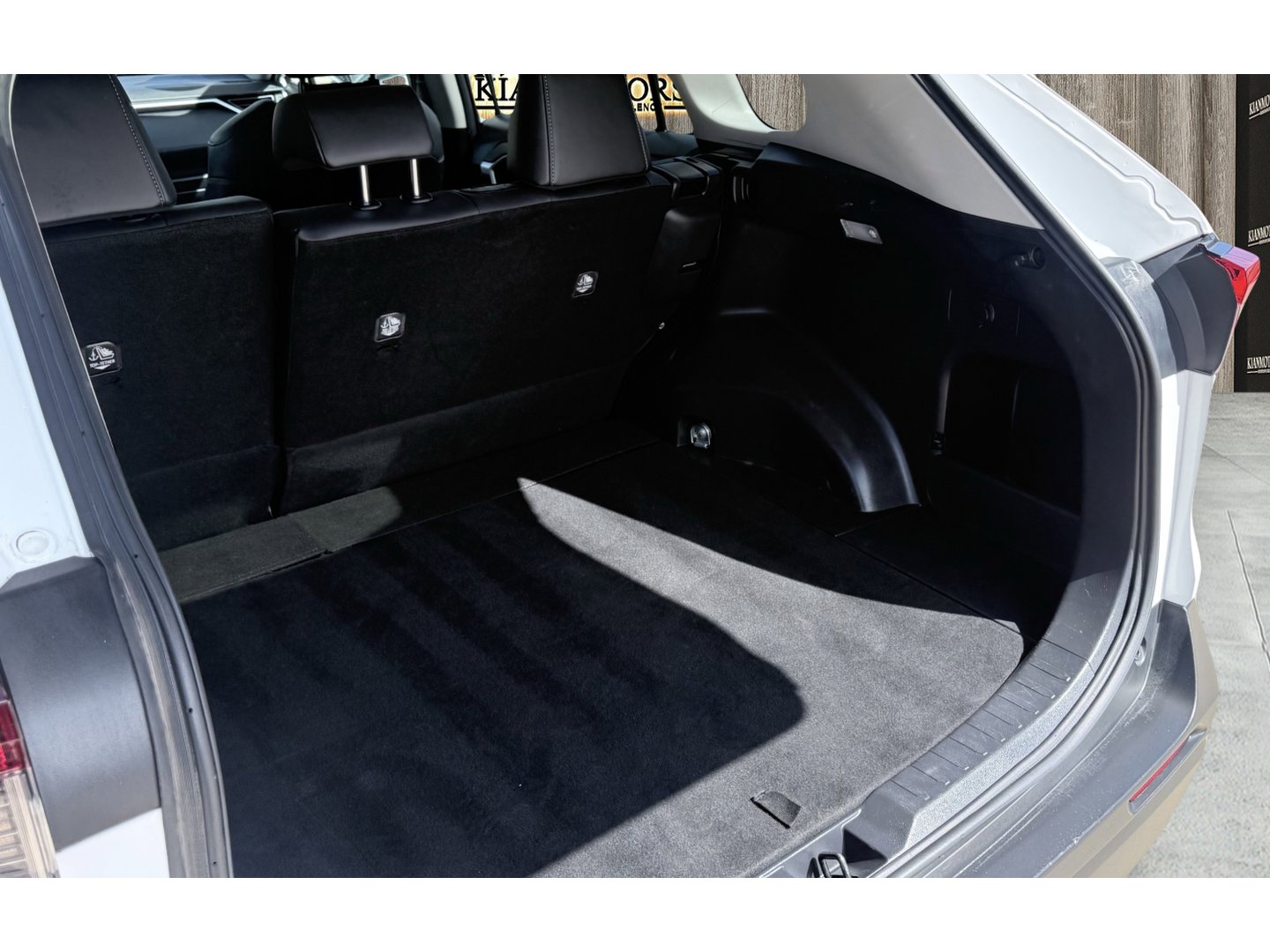 Used 2019 Toyota RAV4 XLE Premium image 12