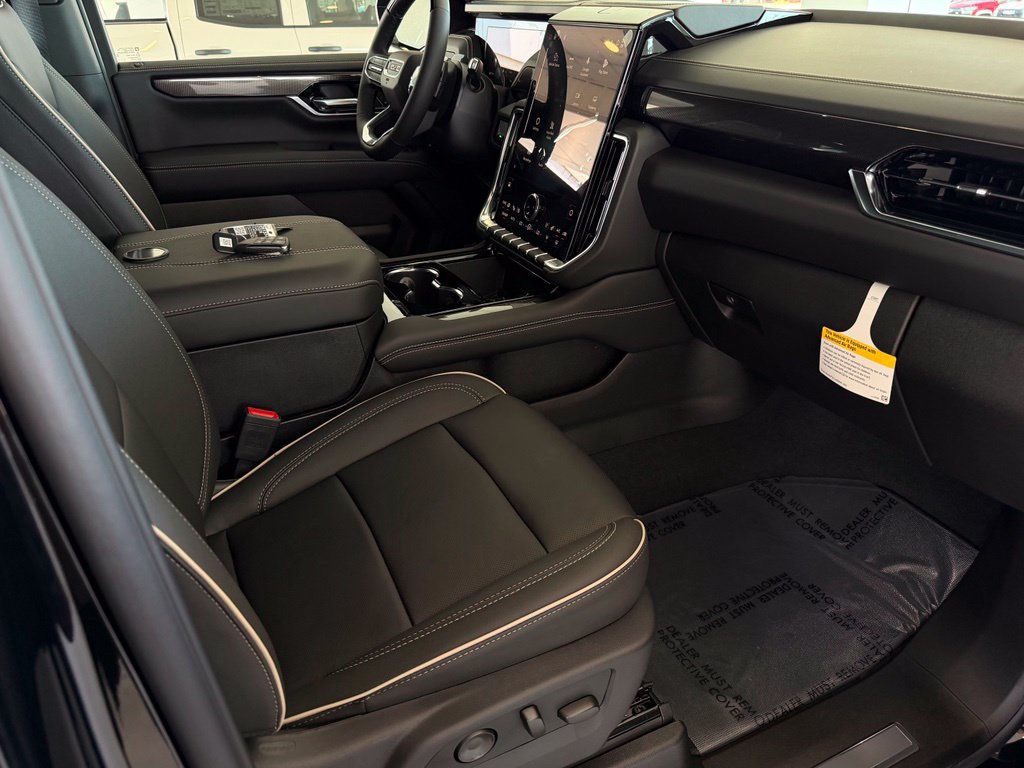 New 2026 GMC Yukon XL Elevation w/ Elevation Premium Package RWD image 17