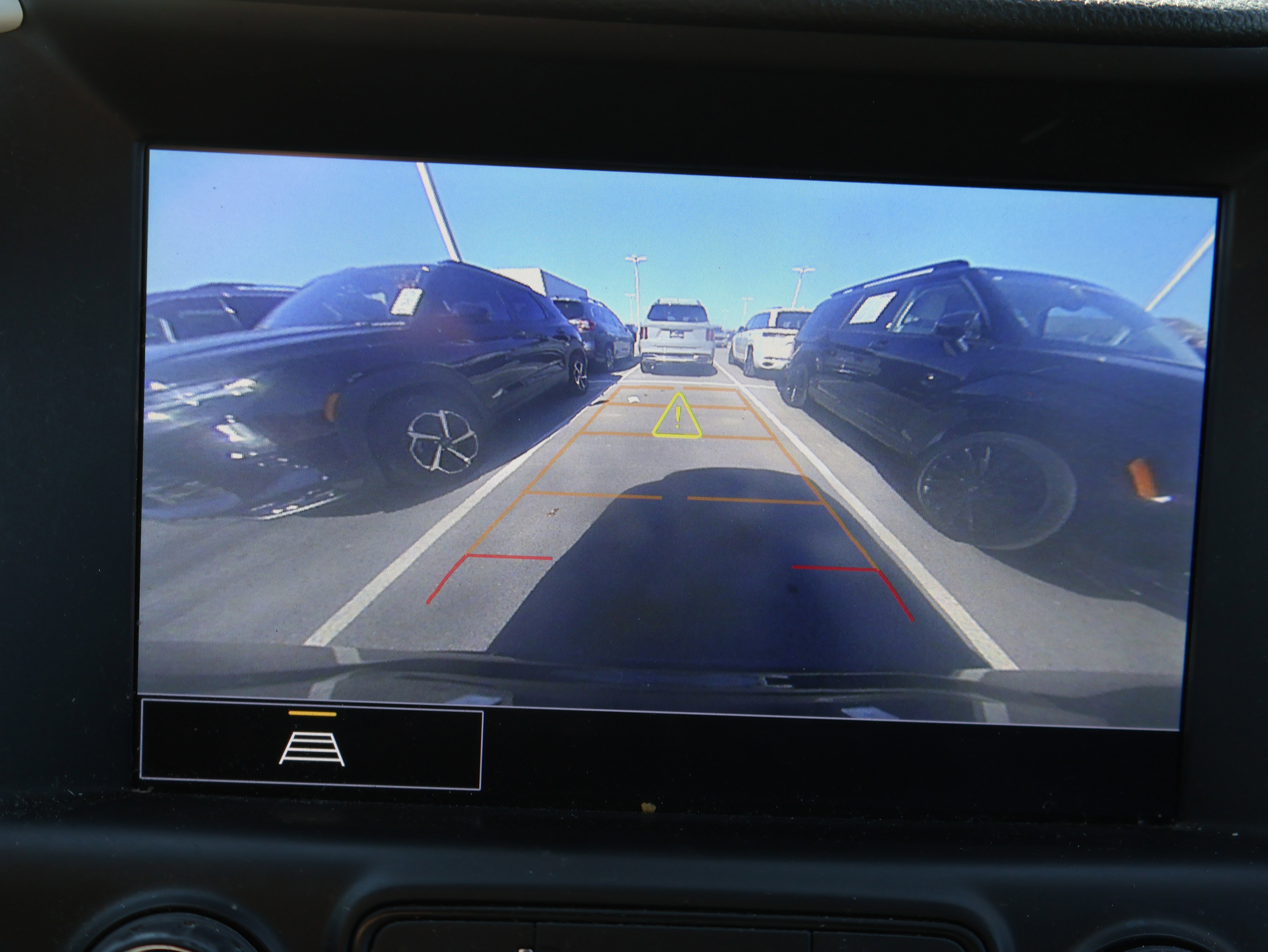 Used 2022 GMC Terrain SLT w/ Infotainment Package II image 23