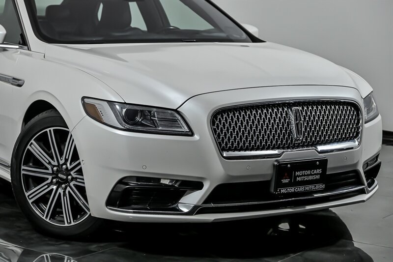 Used 2018 Lincoln Continental Reserve FWD image 2