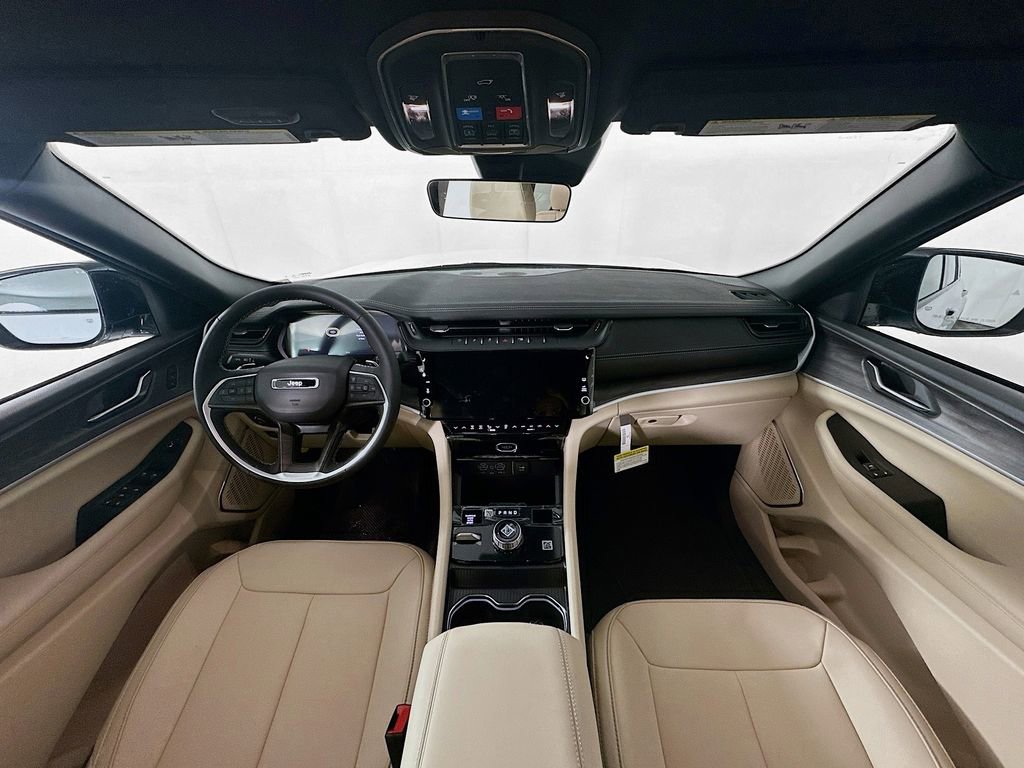 New 2026 Jeep Grand Cherokee Limited image 9