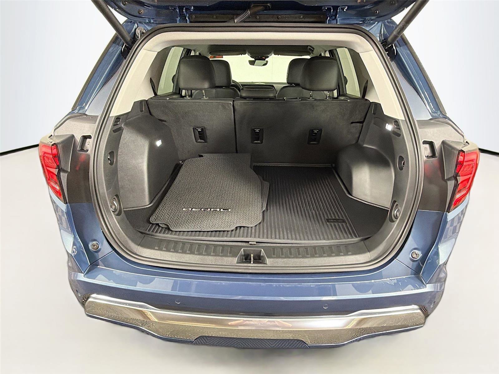 Used 2026 GMC Terrain Denali image 27