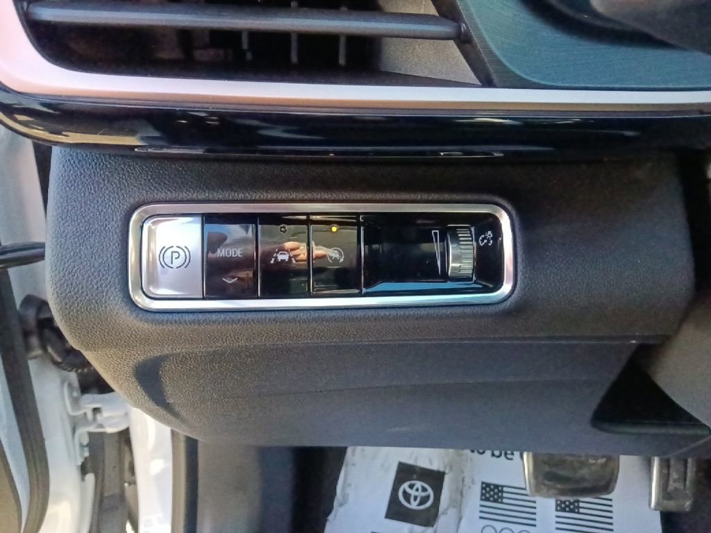 Used 2025 Buick Envision Sport Touring image 17