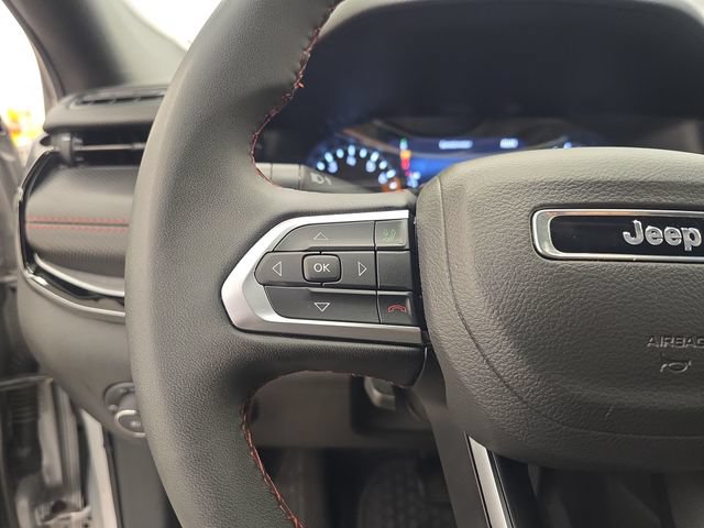 Used 2025 Jeep Compass Trailhawk AWD/4WD image 29