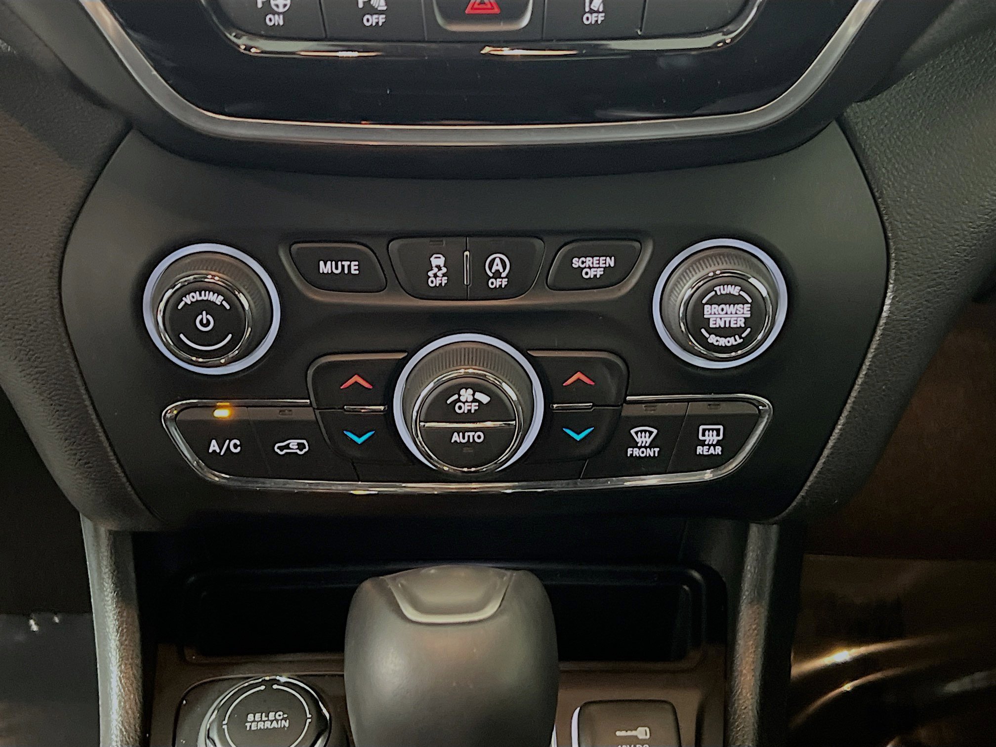 Used 2020 Jeep Cherokee High Altitude image 26