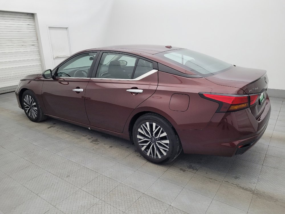 Used 2024 Nissan Altima 2.5 SV image 3