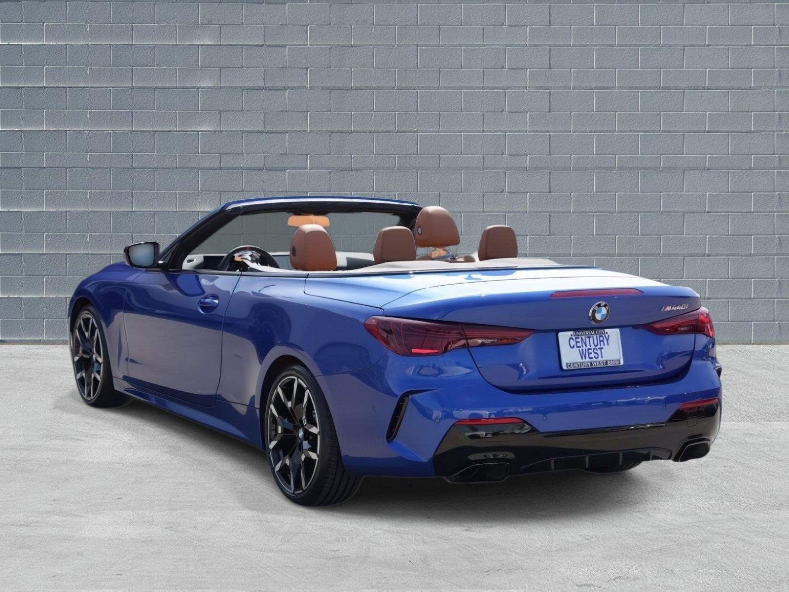 Used 2026 BMW M440i Convertible image 4