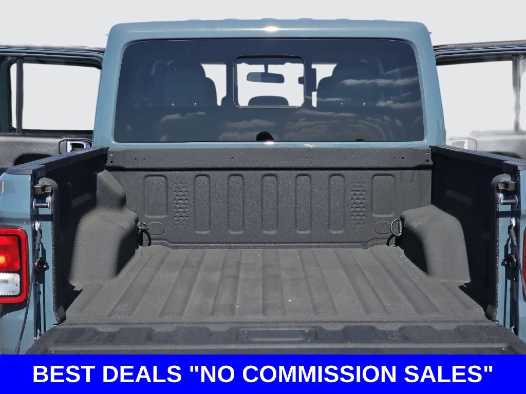 Used 2025 Jeep Gladiator Sport AWD/4WD image 12