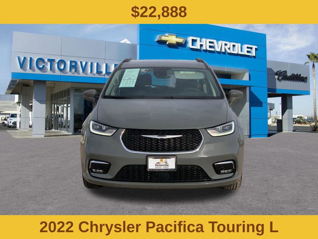 Used 2022 Chrysler Pacifica Touring-L image 2