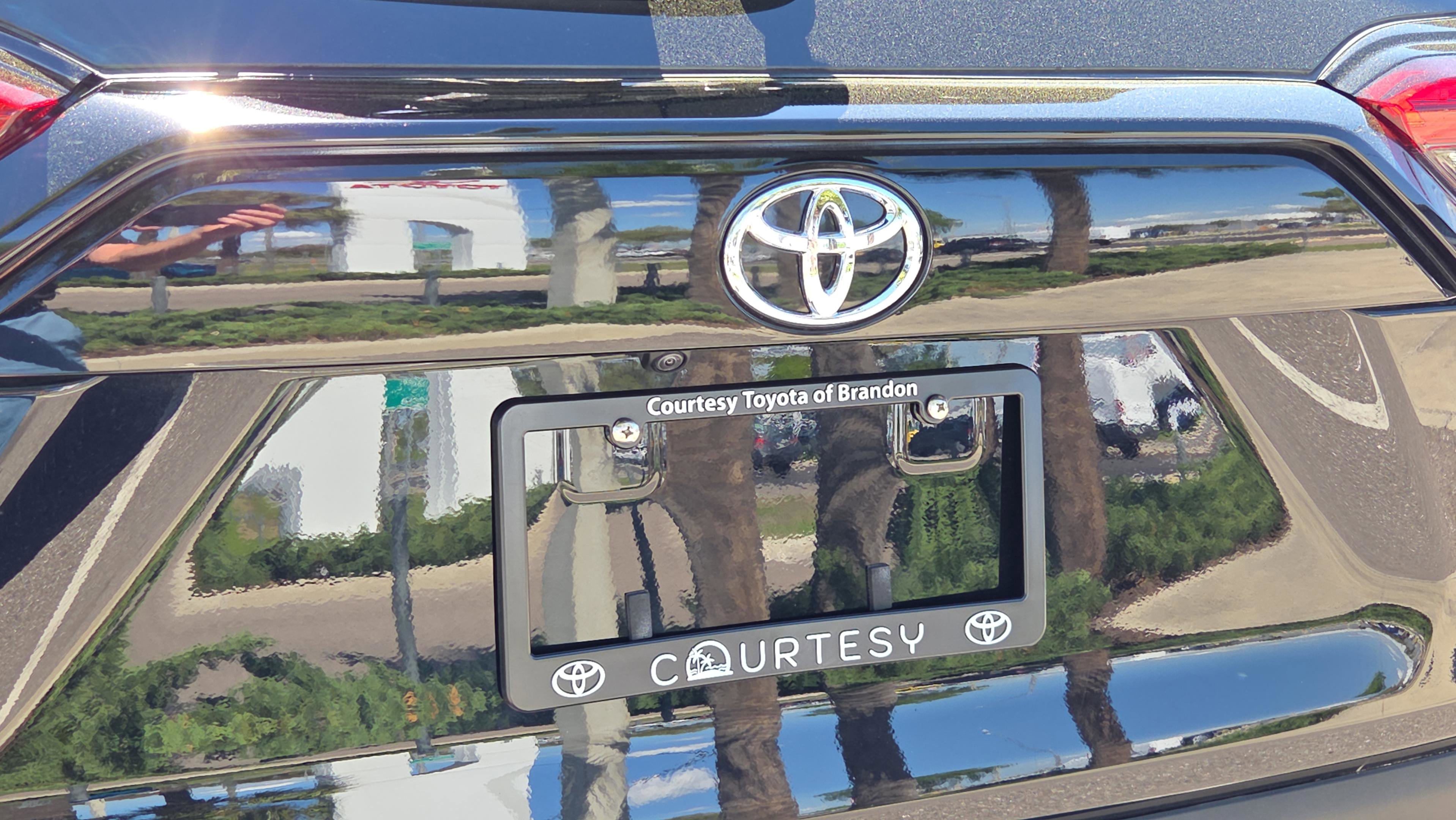 Certified 2025 Toyota RAV4 LE image 10