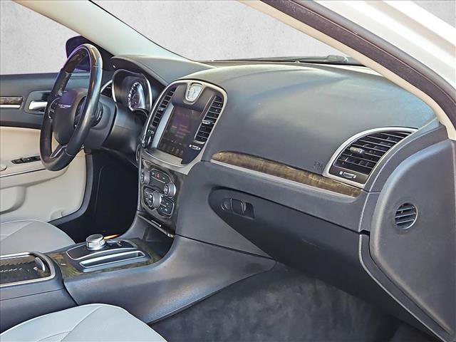Used 2015 Chrysler 300 C RWD image 16