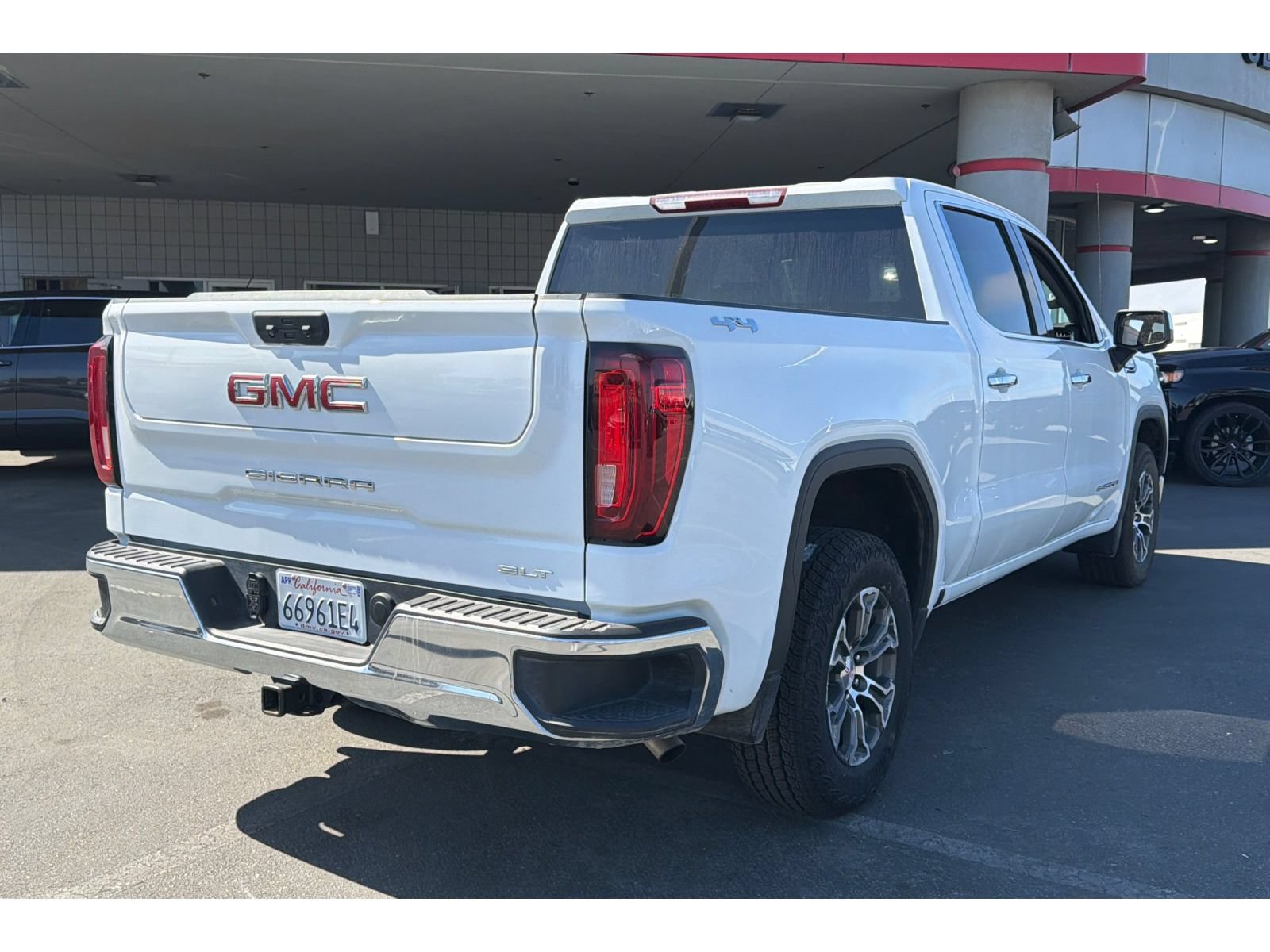 Used 2025 GMC Sierra 1500 SLT AWD/4WD image 5