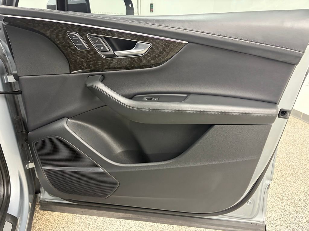 Used 2023 Audi Q7 3.0T Prestige w/ Prestige Package image 40