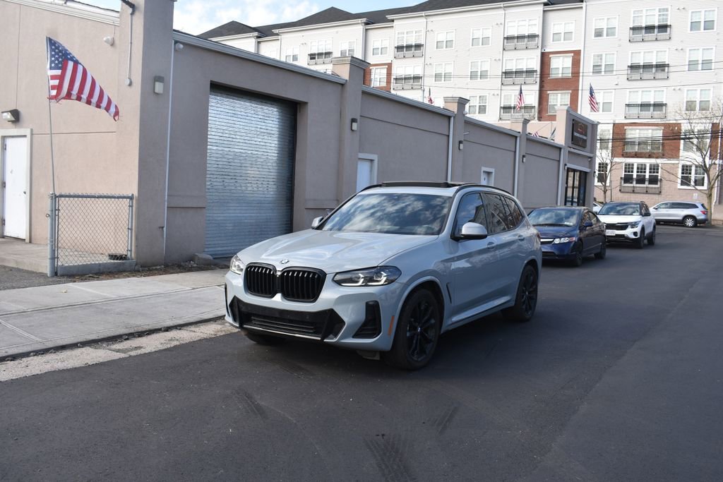 Used 2024 BMW X3 sDrive30i w/ Premium Package RWD image 2