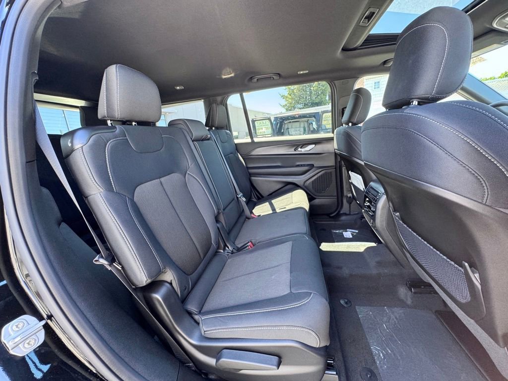 New 2026 Jeep Grand Cherokee L 4WD image 21