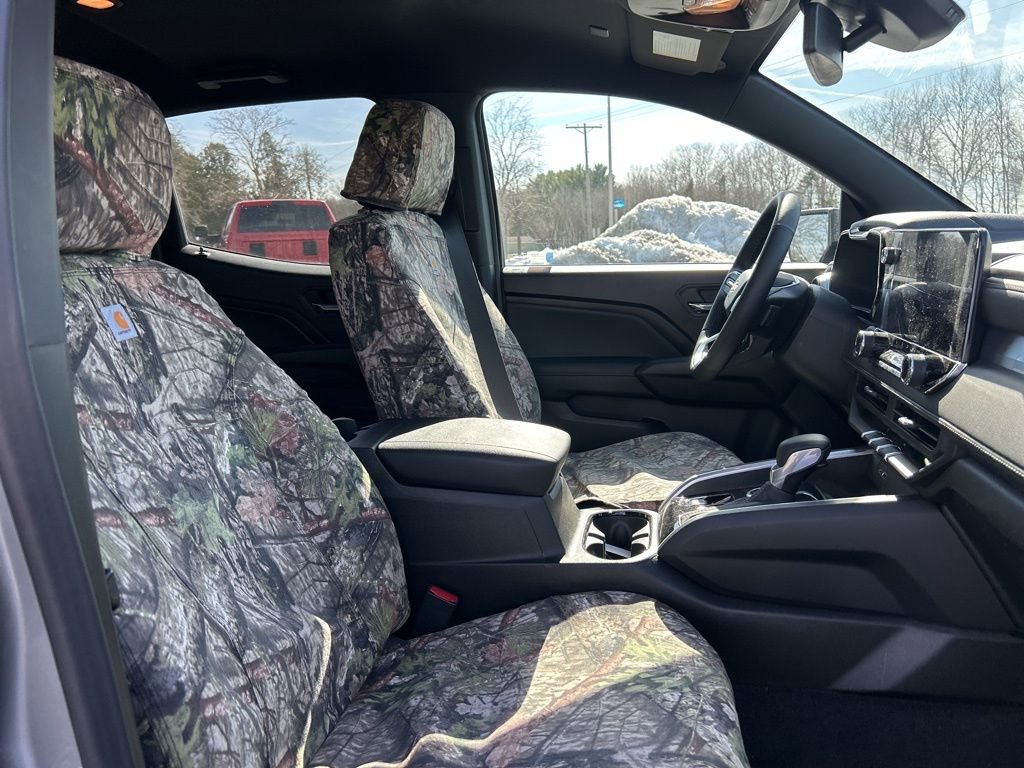 Used 2025 Chevrolet Colorado LT w/ LT Convenience Package image 7