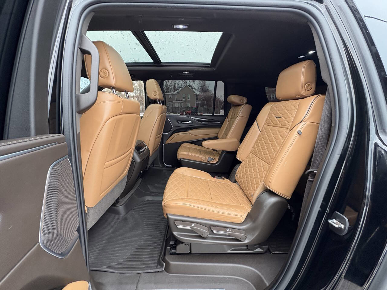 Used 2021 Cadillac Escalade ESV Premium Luxury image 33