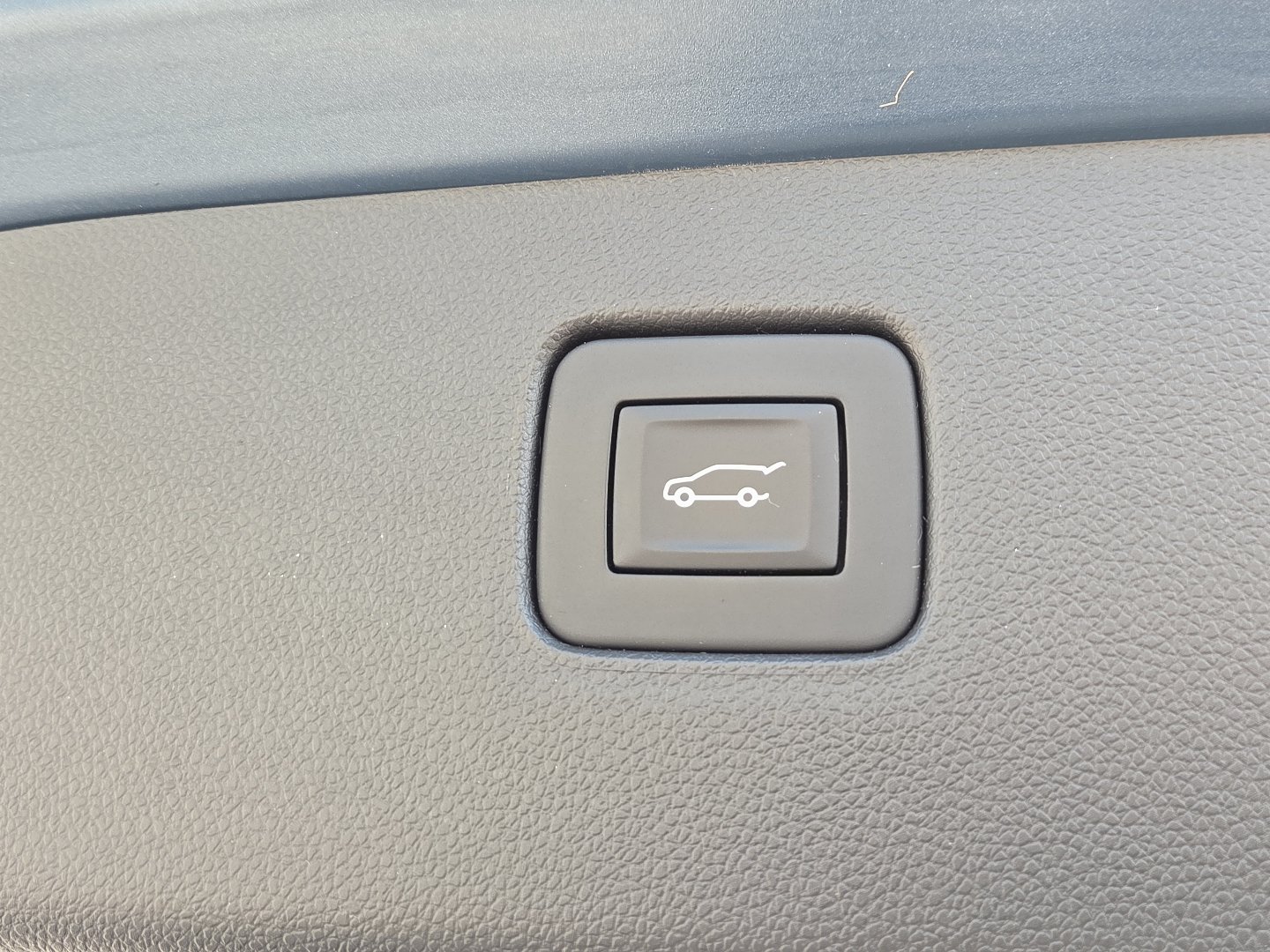 Used 2024 Buick Envista Sport Touring w/ Convenience I Package FWD image 21