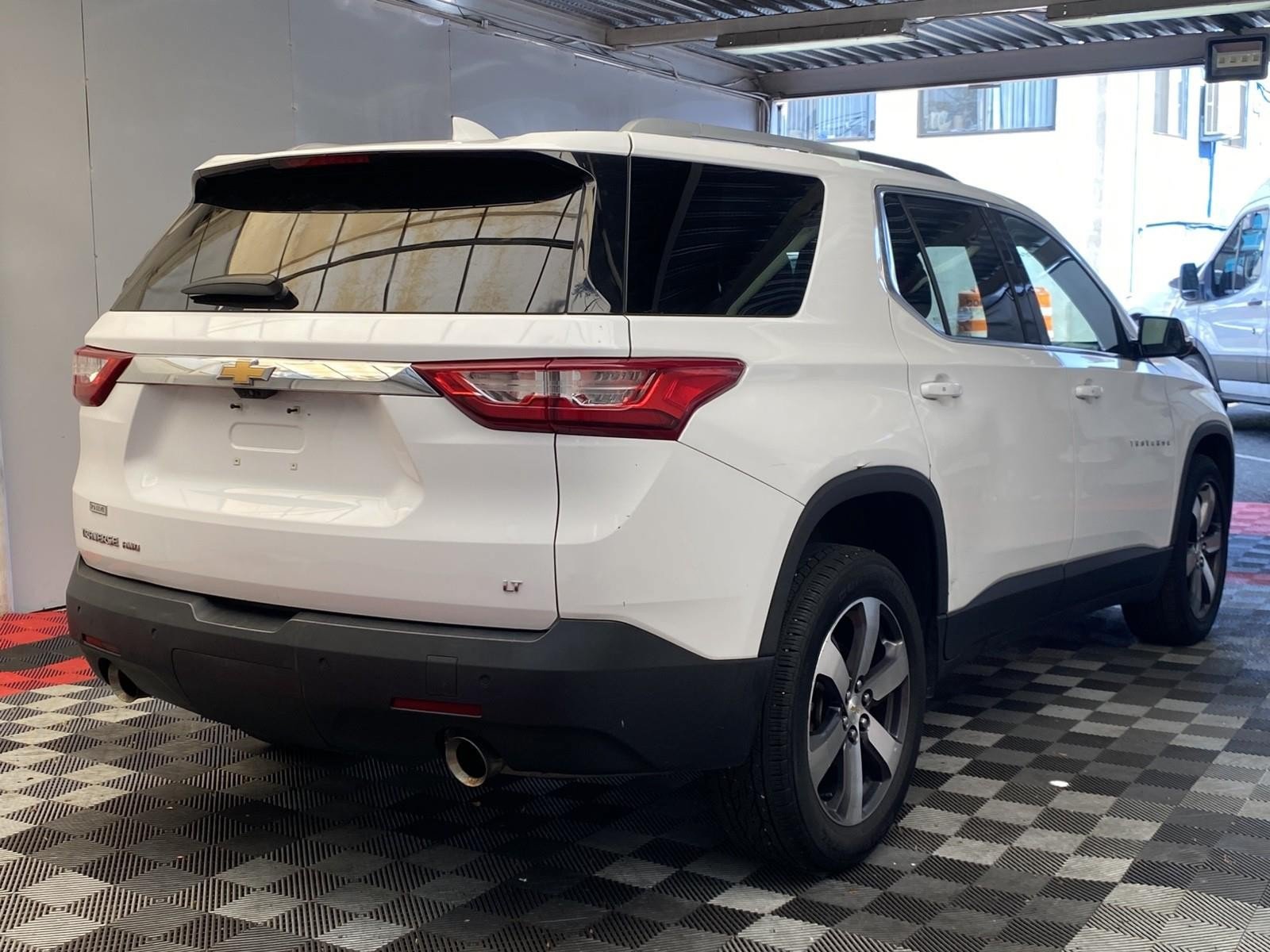 Used 2018 Chevrolet Traverse LT AWD/4WD image 6