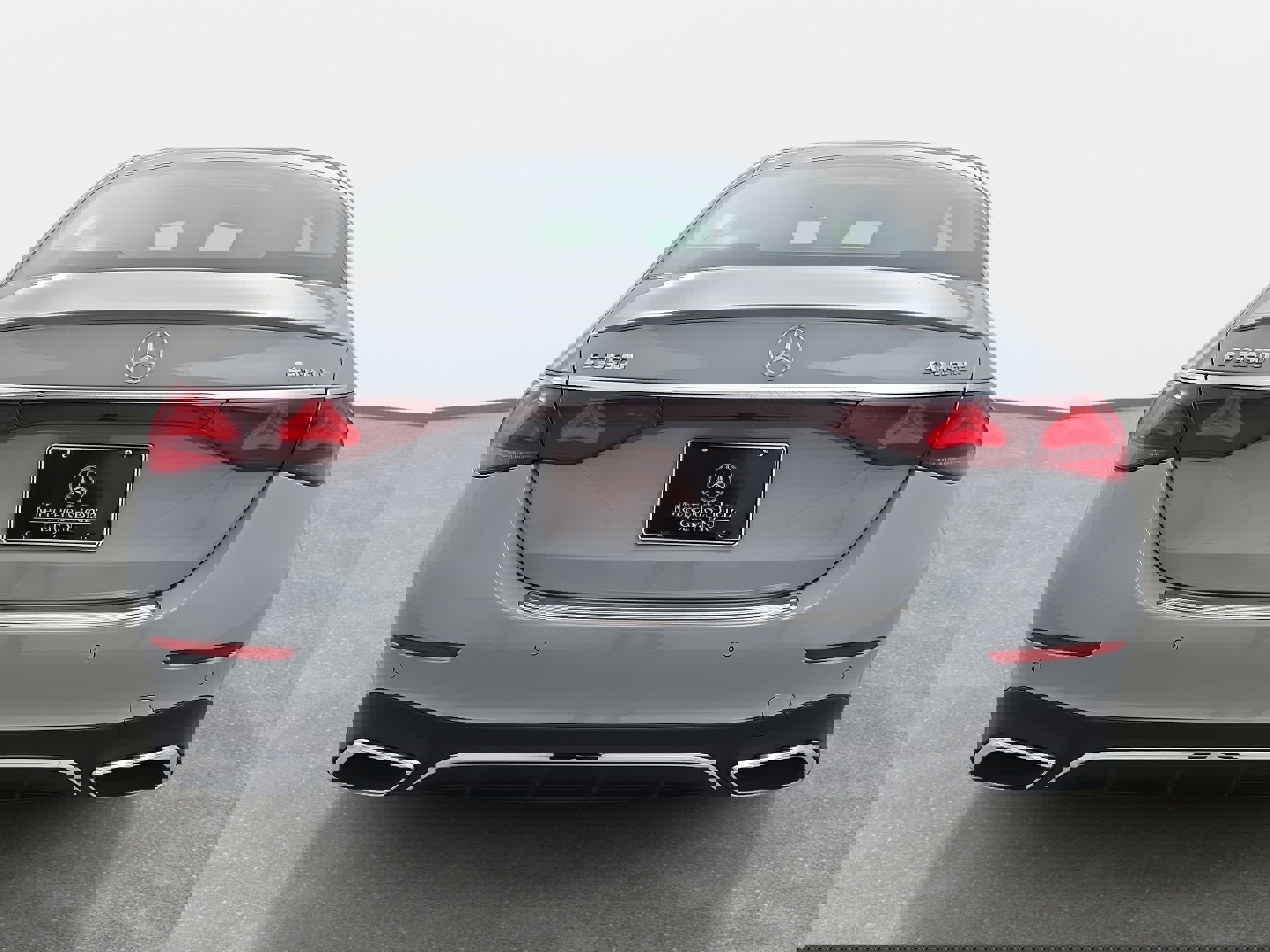 Used 2025 Mercedes-Benz E 350 4MATIC Sedan image 6