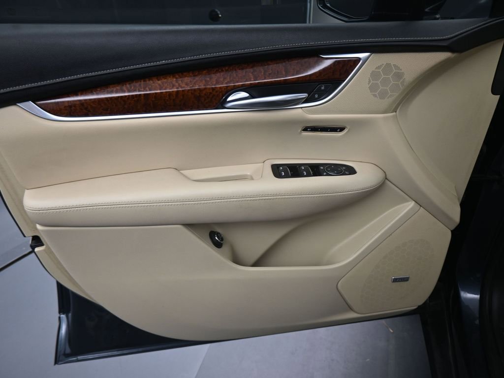 Used 2019 Cadillac XT5 Luxury image 21