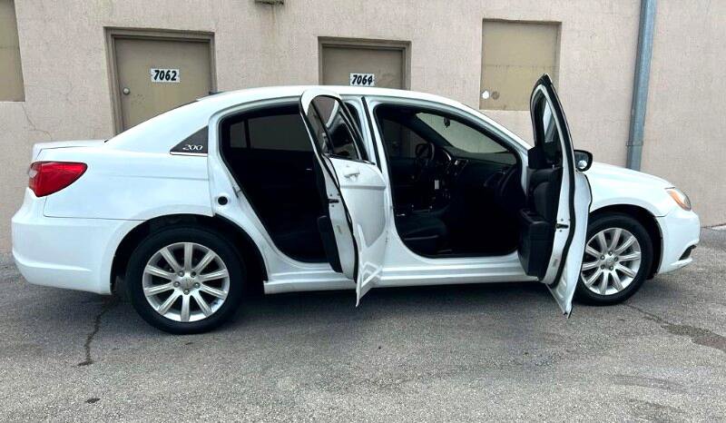 Used 2011 Chrysler 200 Touring image 15