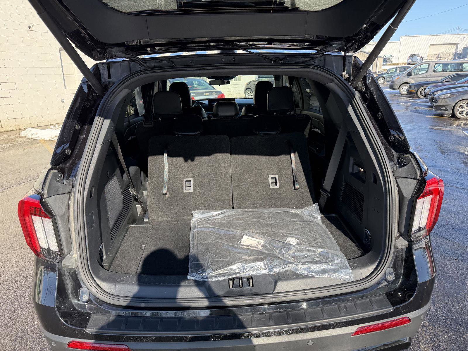 Used 2025 Ford Explorer ST-Line w/ ST-Line Street Pack image 26