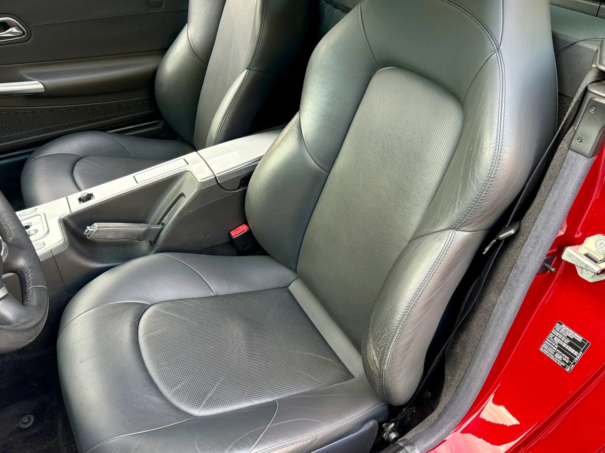 Used 2004 Chrysler Crossfire Coupe RWD image 32