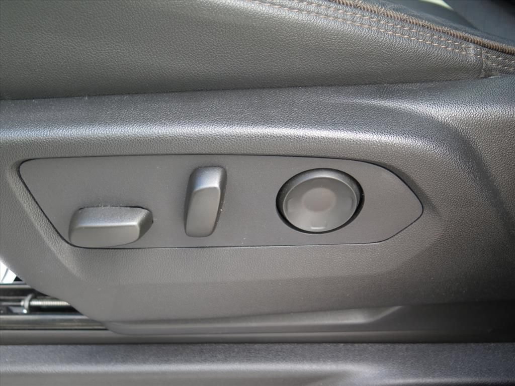 Used 2024 Chevrolet Tahoe High Country AWD/4WD image 13