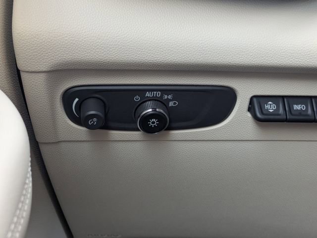 Used 2023 Buick Envision Avenir image 29