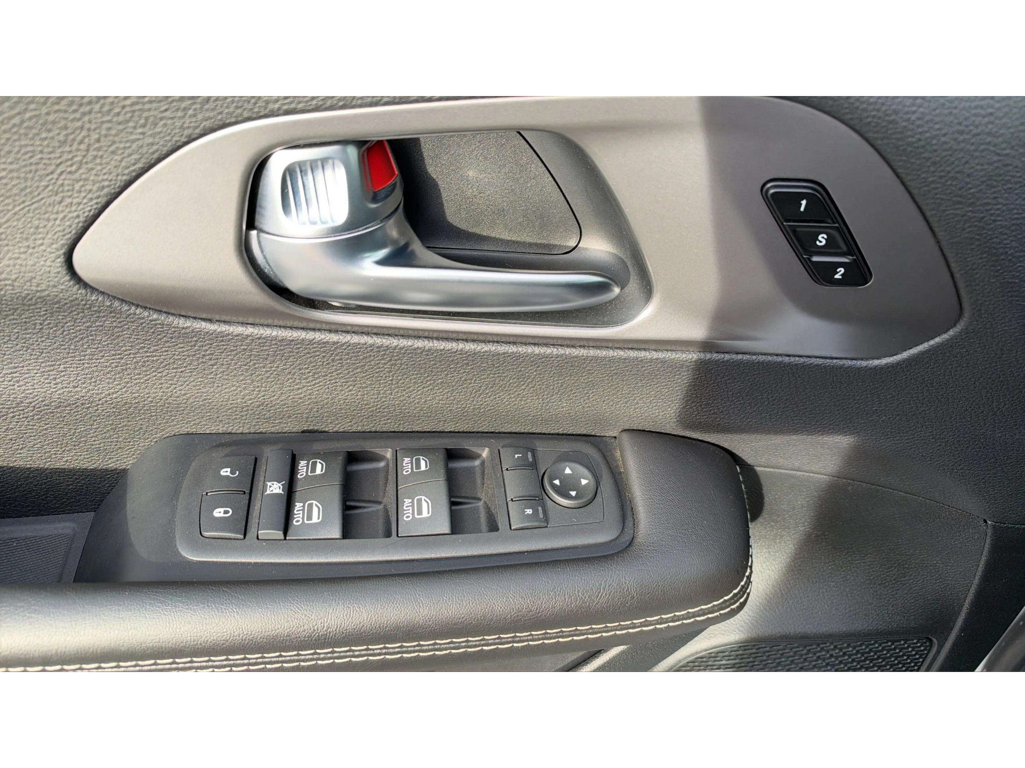 Used 2026 Chrysler Pacifica Select w/ S Appearance Package FWD image 23