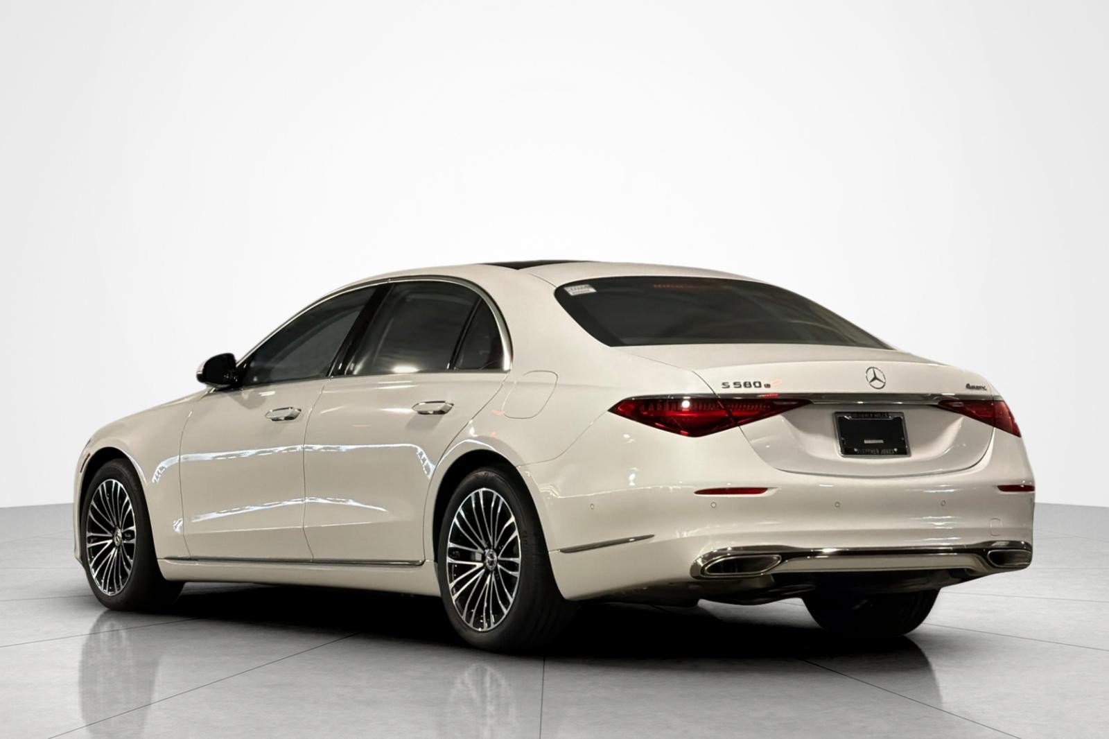 New 2026 Mercedes-Benz S 580e 4MATIC Sedan image 3