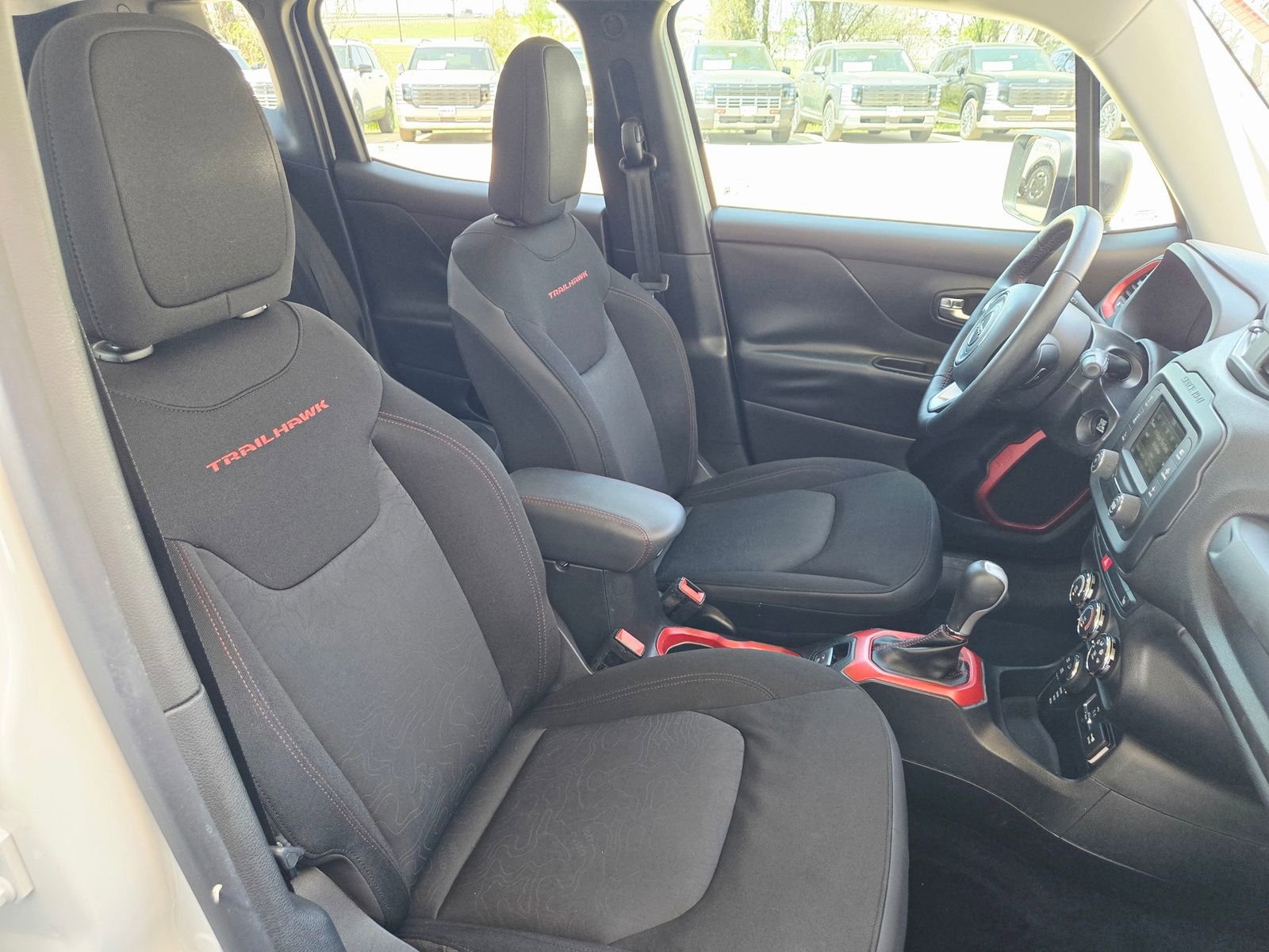 Used 2015 Jeep Renegade Trailhawk w/ Cold Weather Group image 23