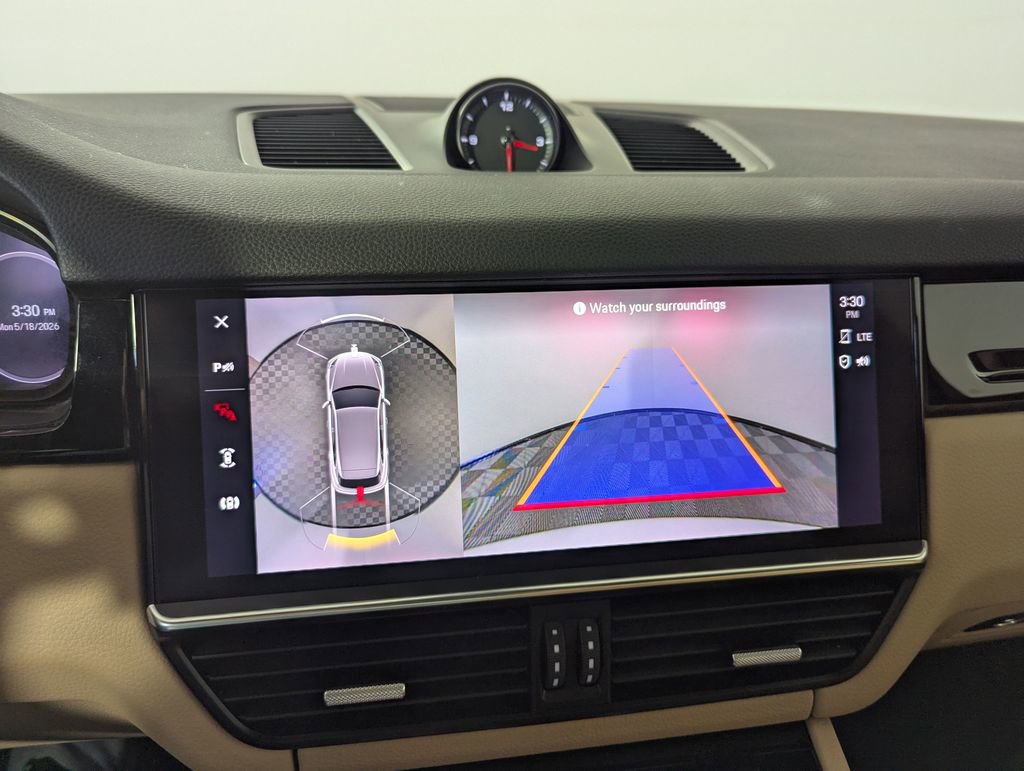 Used 2022 Porsche Cayenne AWD/4WD image 9