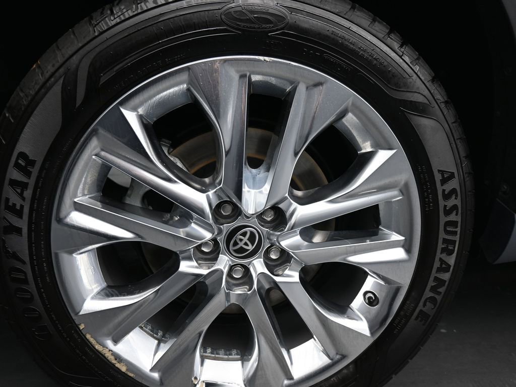Used 2020 Toyota Highlander XLE FWD image 10