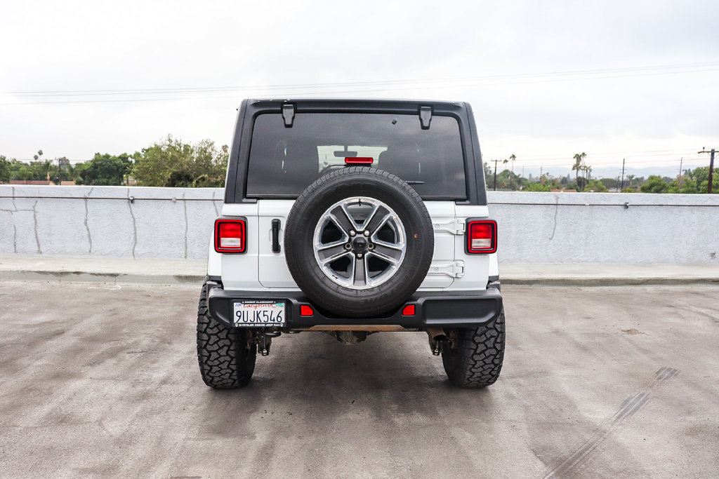Used 2023 Jeep Wrangler Unlimited Sahara AWD/4WD image 8