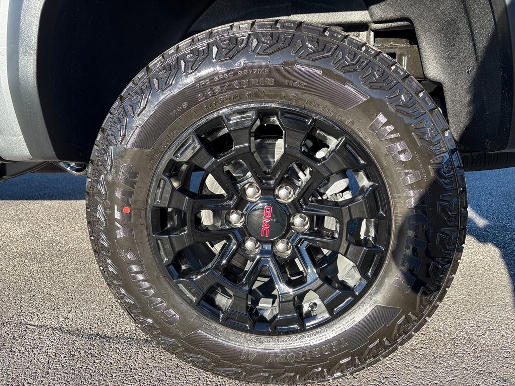 New 2026 GMC Canyon Elevation w/ LPO, Black Badging Package image 31