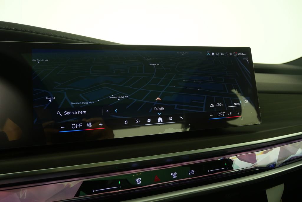 Used 2026 BMW 750e xDrive image 24