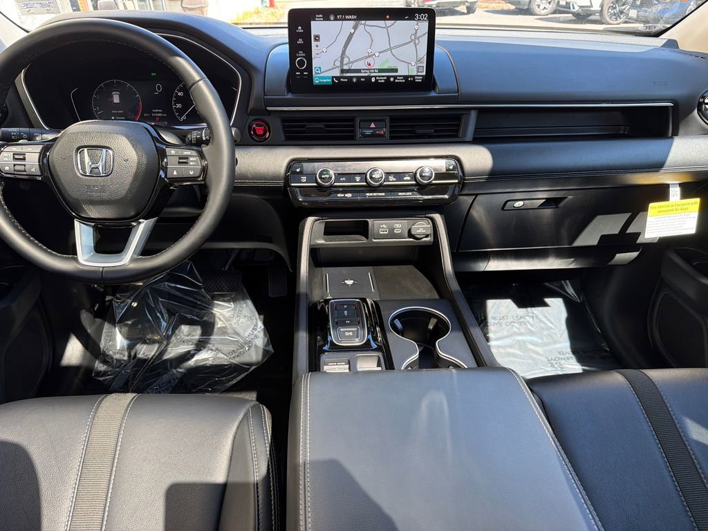 Certified 2025 Honda Pilot Touring image 21