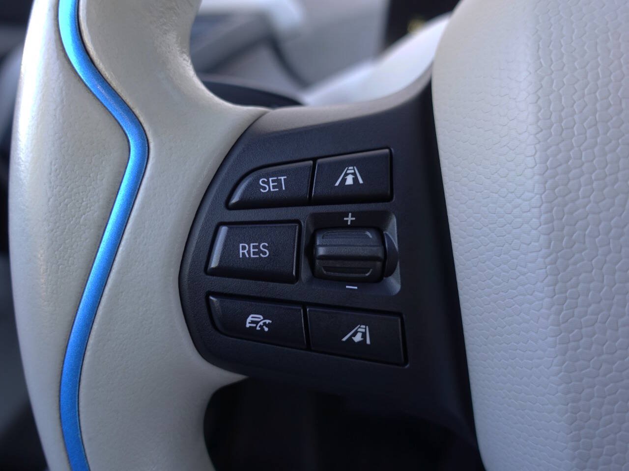 Used 2015 BMW i3 w/ Range Extender RWD image 40