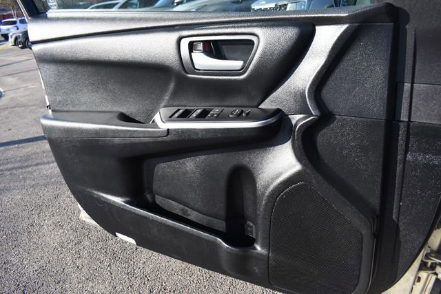Used 2015 Toyota Camry SE image 28