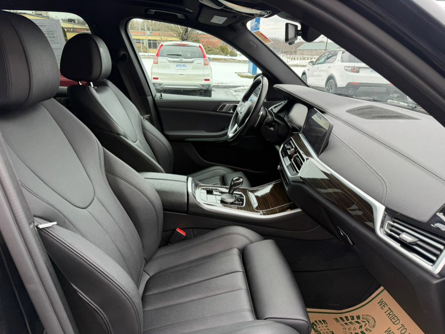 Used 2022 BMW X5 xDrive40i w/ Climate Comfort Package AWD/4WD image 32
