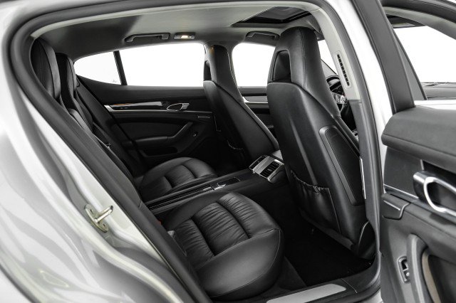 Used 2010 Porsche Panamera S RWD image 34