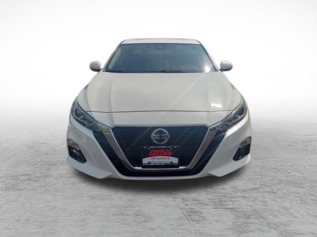 Used 2022 Nissan Altima 2.5 Platinum image 2