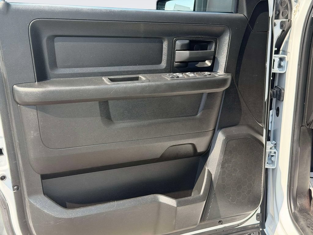 Used 2023 RAM 3500 Tradesman w/ Chrome Appearance Group AWD/4WD image 16