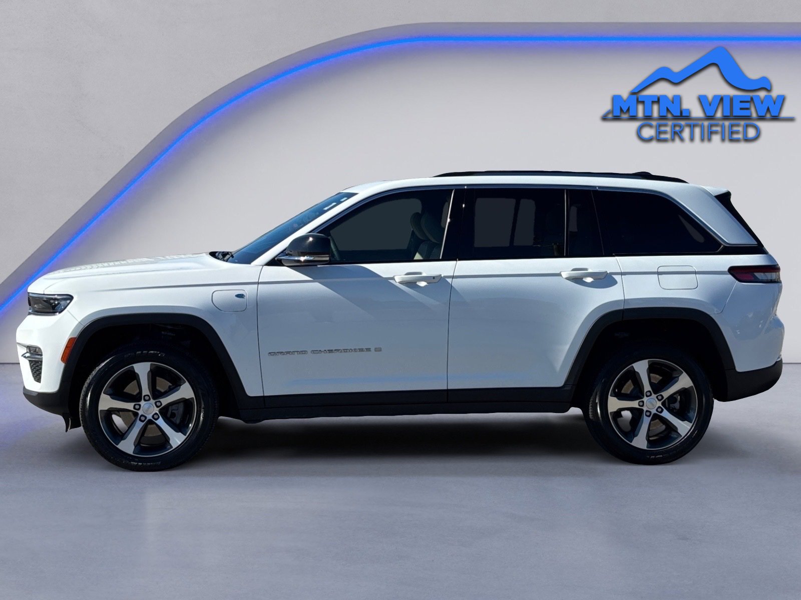 Used 2023 Jeep Grand Cherokee 4WD 4xe image 13