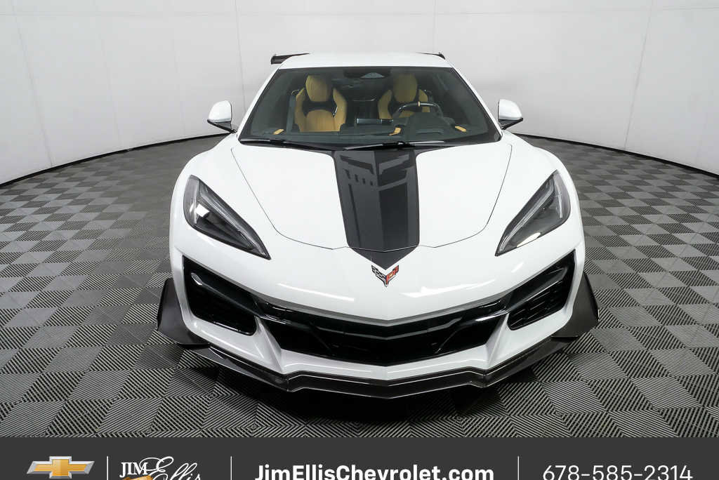 Used 2024 Chevrolet Corvette Z06 w/ Z07 Performance Package image 31