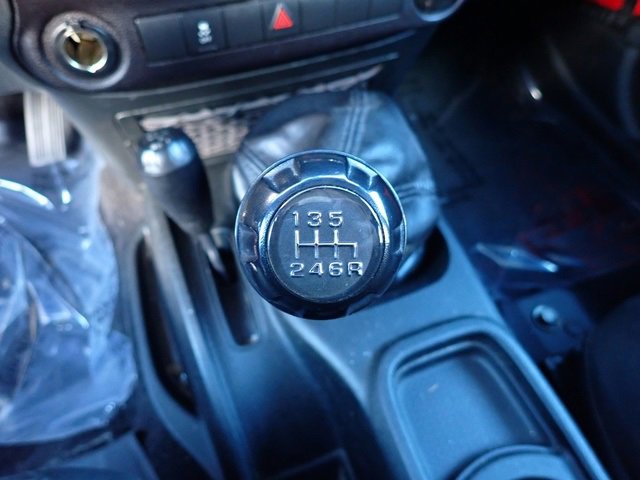 Used 2018 Jeep Wrangler Unlimited Sport image 23