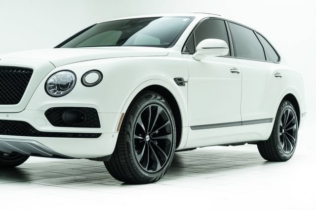 Used 2018 Bentley Bentayga Onyx Edition AWD/4WD image 9